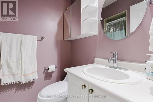 81 - 50 Strathaven Drive, Mississauga, ON - Indoor Photo Showing Bathroom