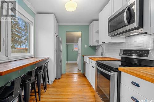 1415 1St Avenue N, Saskatoon, SK - Indoor Photo Showing Kitchen