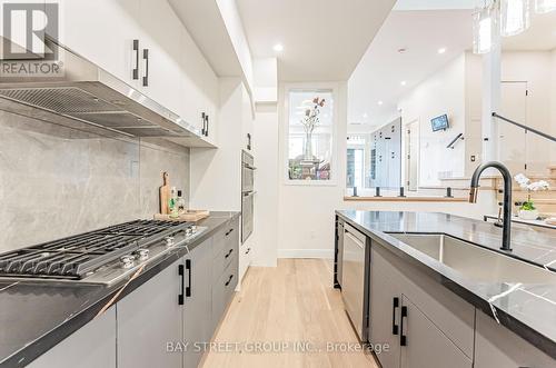 850 Cosburn Avenue, Toronto, ON - Indoor Photo Showing Kitchen With Upgraded Kitchen