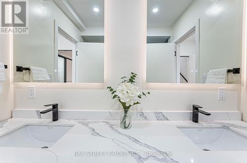 850 Cosburn Avenue, Toronto, ON -  Photo Showing Bathroom