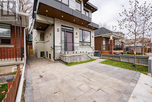 850 Cosburn Avenue, Toronto, ON - Outdoor