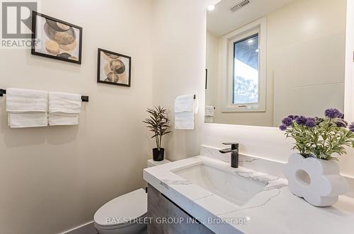 850 Cosburn Avenue, Toronto, ON - Indoor Photo Showing Bathroom