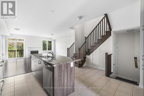 2126 Dale Road, Innisfil, ON - Indoor Photo Showing Kitchen With Double Sink