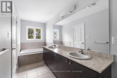 2126 Dale Road, Innisfil, ON - Indoor Photo Showing Bathroom