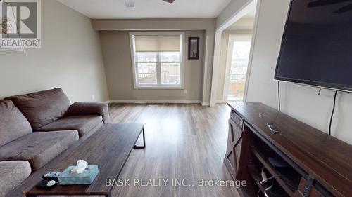 158 Parkview Drive, Orangeville, ON - Indoor Photo Showing Living Room