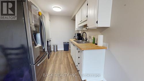 158 Parkview Drive, Orangeville, ON - Indoor Photo Showing Kitchen With Double Sink