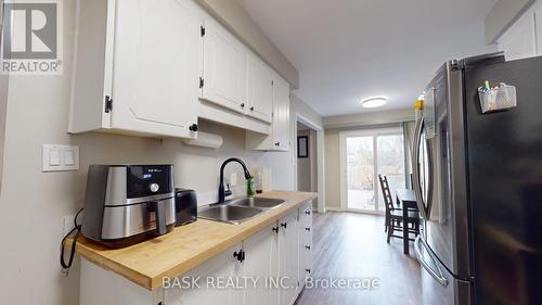 158 Parkview Drive, Orangeville, ON - Indoor Photo Showing Kitchen With Double Sink