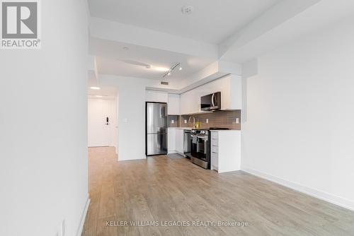 804 - 255 Malta Avenue, Brampton, ON - Indoor Photo Showing Kitchen