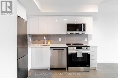 804 - 255 Malta Avenue, Brampton, ON - Indoor Photo Showing Kitchen