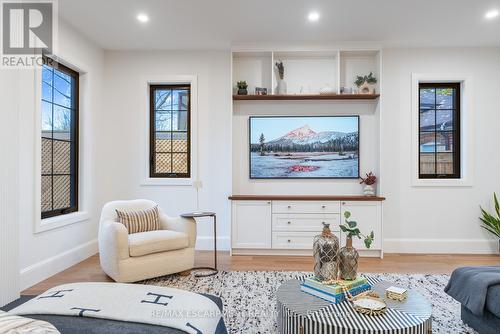 58 Kingswood Road, Oakville, ON - Indoor Photo Showing Living Room