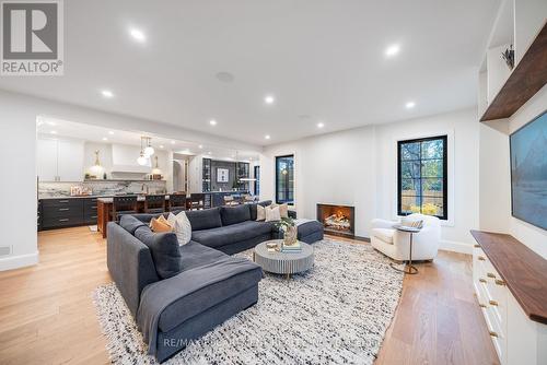 58 Kingswood Road, Oakville, ON - Indoor Photo Showing Living Room