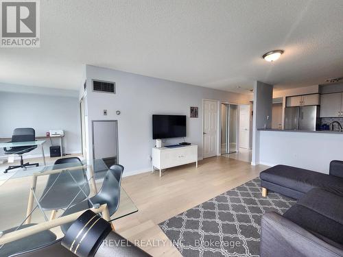 1005 - 2155 Burnhamthorpe Road W, Mississauga, ON - Indoor Photo Showing Living Room