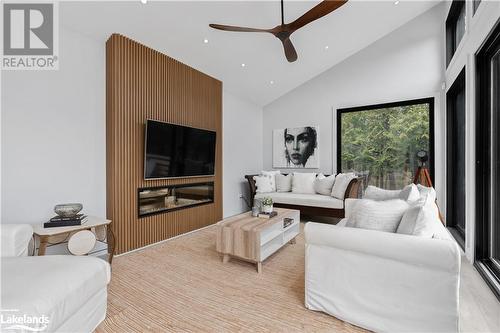 415040 10Th Line, Ravenna, ON - Indoor Photo Showing Living Room