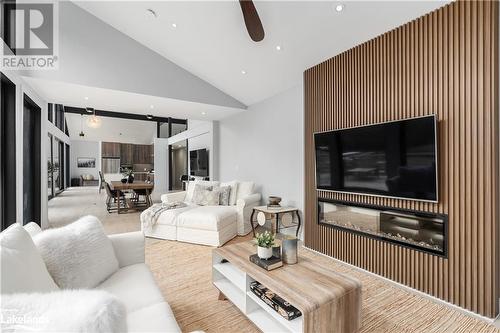 415040 10Th Line, Ravenna, ON - Indoor Photo Showing Living Room