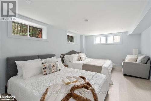 415040 10Th Line, Blue Mountains, ON - Indoor Photo Showing Bedroom