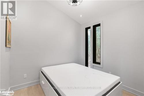 415040 10Th Line, Blue Mountains, ON - Indoor Photo Showing Bedroom