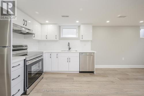 Lower - 144 East 44Th Street, Hamilton, ON - Indoor Photo Showing Kitchen