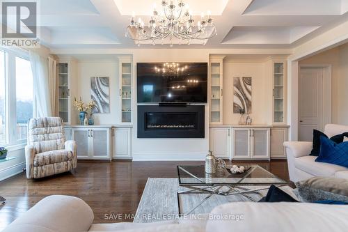 16 Layton Street, Brampton, ON - Indoor Photo Showing Living Room