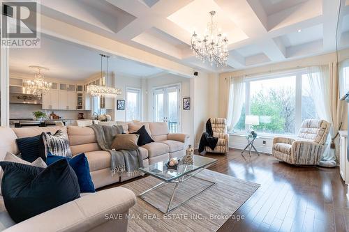 16 Layton Street, Brampton, ON - Indoor Photo Showing Living Room