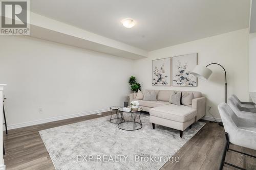 26 - 143 Ridge Road, Cambridge, ON - Indoor Photo Showing Living Room