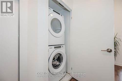 103 - 405 Dundas Street W, Oakville, ON - Indoor Photo Showing Laundry Room