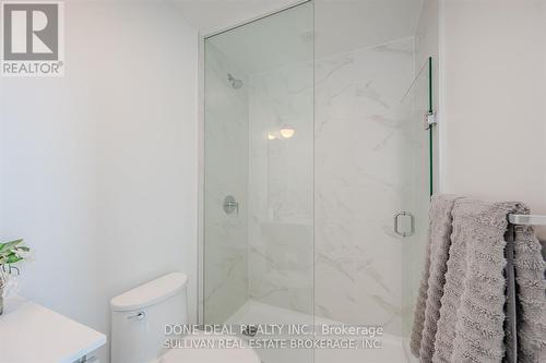 103 - 405 Dundas Street W, Oakville, ON - Indoor Photo Showing Bathroom