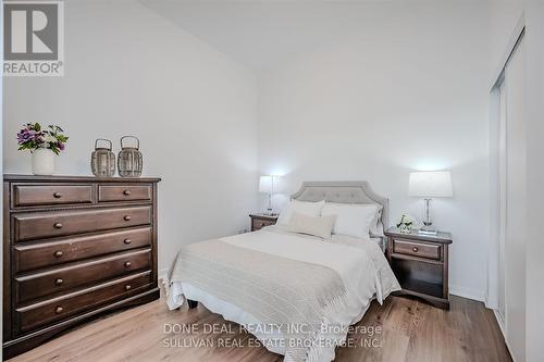 103 - 405 Dundas Street W, Oakville, ON - Indoor Photo Showing Bedroom