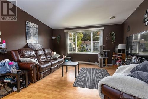 585-587 Pierre, Dieppe, NB - Indoor Photo Showing Living Room