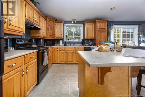 585-587 Pierre, Dieppe, NB - Indoor Photo Showing Kitchen