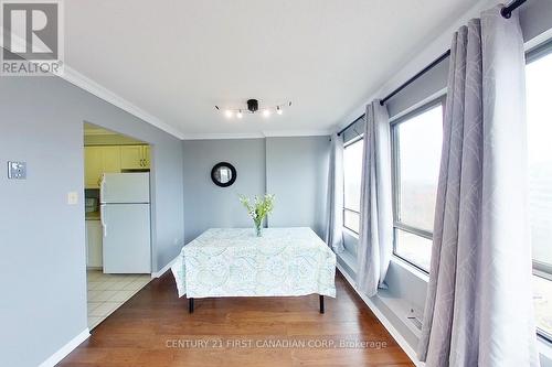 1003 - 570 Proudfoot Lane, London, ON - Indoor Photo Showing Bedroom