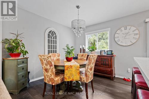 1041 Quaker Road, Pelham (662 - Fonthill), ON - Indoor Photo Showing Dining Room