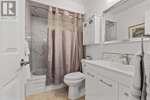 1041 Quaker Road, Pelham (662 - Fonthill), ON - Indoor Photo Showing Bathroom