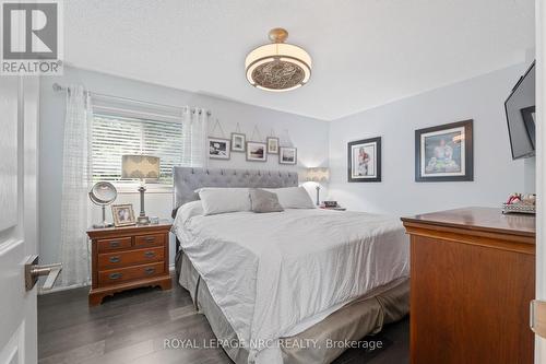 1041 Quaker Road, Pelham (662 - Fonthill), ON - Indoor Photo Showing Bedroom