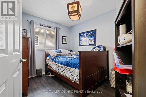 1041 Quaker Road, Pelham (662 - Fonthill), ON - Indoor Photo Showing Bedroom