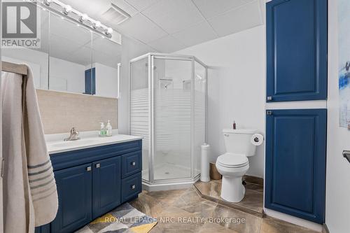 1041 Quaker Road, Pelham (662 - Fonthill), ON - Indoor Photo Showing Bathroom