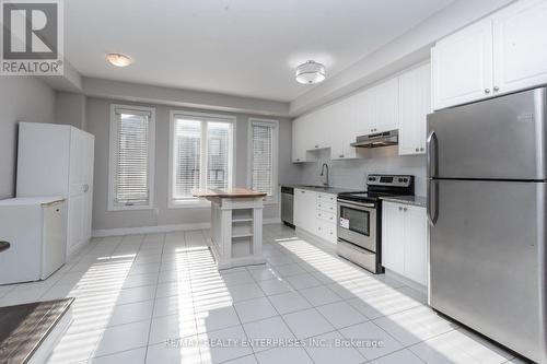 1204 Beachcomber Road, Mississauga, ON - Indoor Photo Showing Kitchen