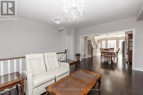 1204 Beachcomber Road, Mississauga, ON - Indoor Photo Showing Living Room