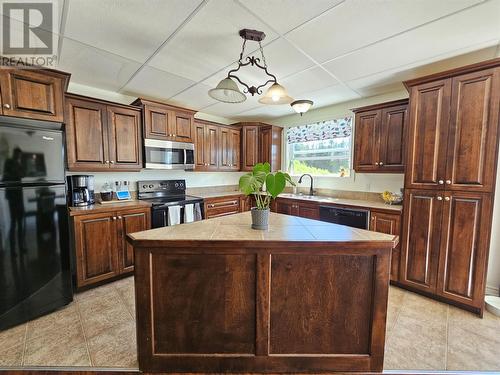 1 Clarke Drive, Pasadena, NL - Indoor Photo Showing Kitchen