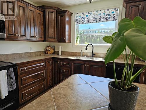 1 Clarke Drive, Pasadena, NL - Indoor Photo Showing Kitchen