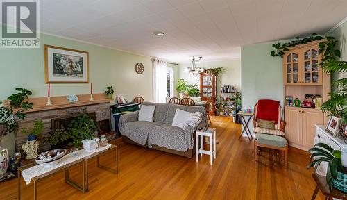 105 Logy Bay Road, St John'S, NL - Indoor Photo Showing Living Room