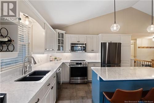 149 Rouse, Dieppe, NB - Indoor Photo Showing Kitchen With Stainless Steel Kitchen With Double Sink With Upgraded Kitchen