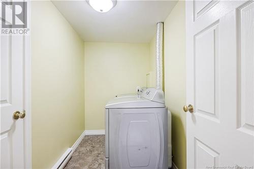 618 Guy, Dieppe, NB - Indoor Photo Showing Laundry Room