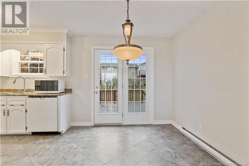 618 Guy, Dieppe, NB - Indoor Photo Showing Kitchen