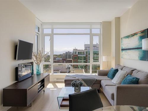 1407-728 Yates St, Victoria, BC - Indoor Photo Showing Living Room