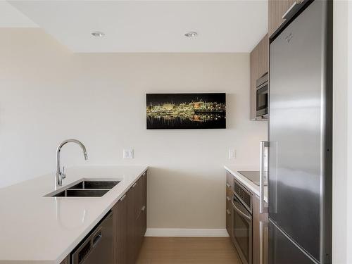 1407-728 Yates St, Victoria, BC - Indoor Photo Showing Kitchen With Double Sink With Upgraded Kitchen