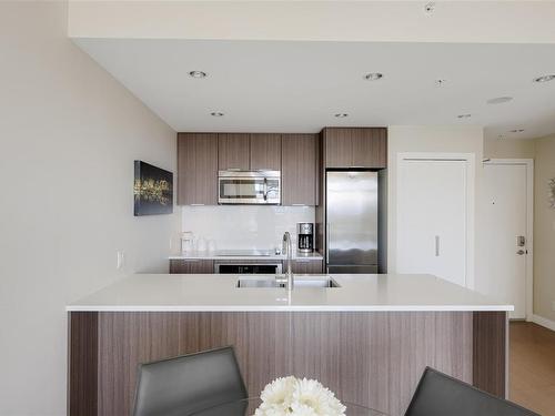 1407-728 Yates St, Victoria, BC - Indoor Photo Showing Kitchen With Double Sink