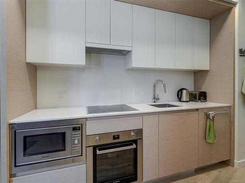 219-530 Michigan St, Victoria, BC - Indoor Photo Showing Kitchen