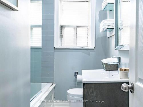 136 Regina Ave, Toronto, ON - Indoor Photo Showing Bathroom