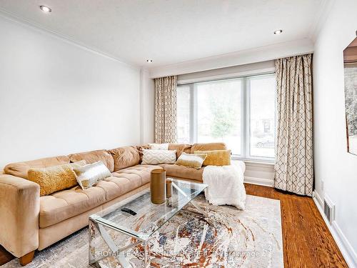 136 Regina Ave, Toronto, ON - Indoor Photo Showing Living Room