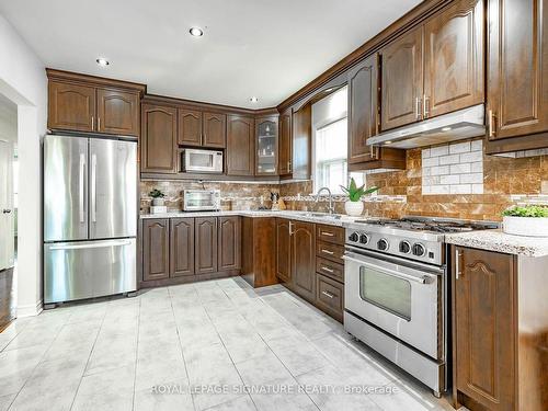 136 Regina Ave, Toronto, ON - Indoor Photo Showing Kitchen